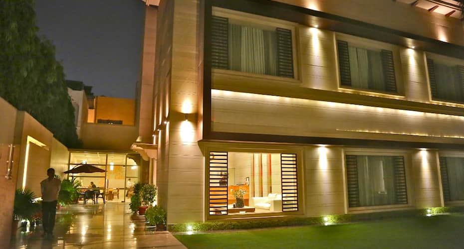 La Sagrita, New Delhi 1